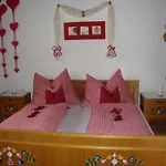 Eberharter Apartment *
