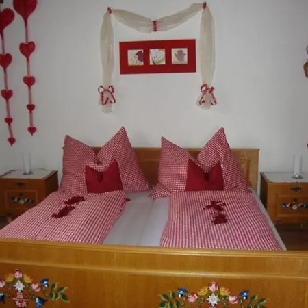 Eberharter Apartment *